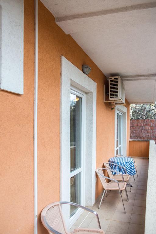 Villa Nadezda Petrovac na moru Exterior foto