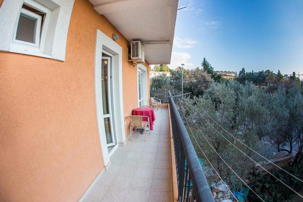 Villa Nadezda Petrovac na moru Exterior foto