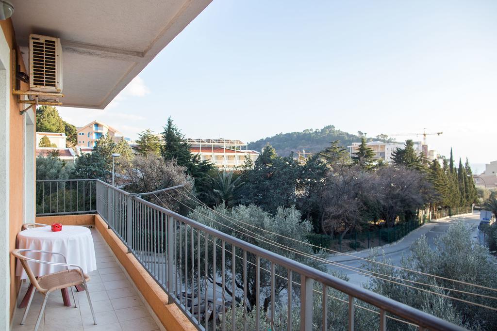 Villa Nadezda Petrovac na moru Exterior foto