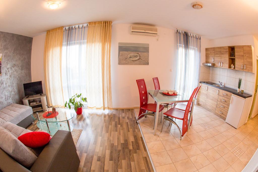 Villa Nadezda Petrovac na moru Exterior foto