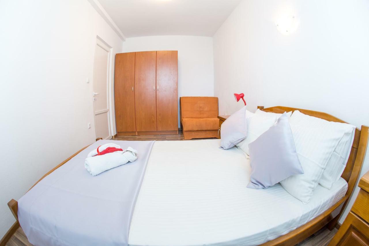 Villa Nadezda Petrovac na moru Zimmer foto